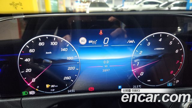Mercedes-Benz E-Class E200 AMG Line — пробег 3 897 км
