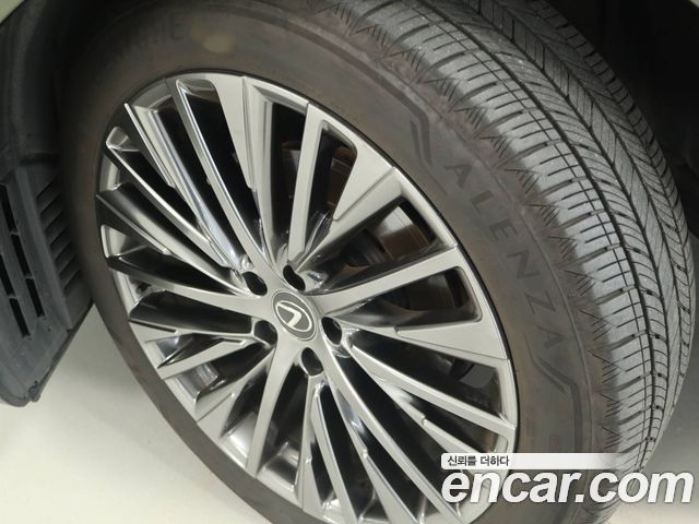Lexus RX Luxury — пробег 22 000 км — фото 5 из 5