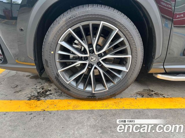 Lexus NX Luxury — пробег 3 100 км — фото 5 из 5