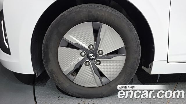 Hyundai Ioniq из Кореи Encar