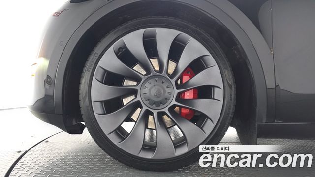 Tesla Model Y Performance AWD — пробег 80 945 км — фото 5 из 5