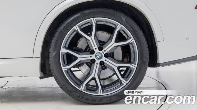 BMW X5 xDrive 45e M Sport — пробег 83 805 км — фото 5 из 5