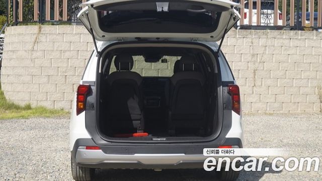 Kia Carnival Diesel 9-Seater Prestige — пробег 23 400 км — фото 5 из 5