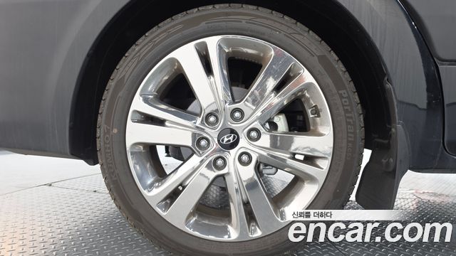 Hyundai Solati 16-seater Deluxe — пробег 250 км — фото 5 из 5