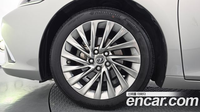 Lexus ES Executive — пробег 126 647 км — фото 5 из 5