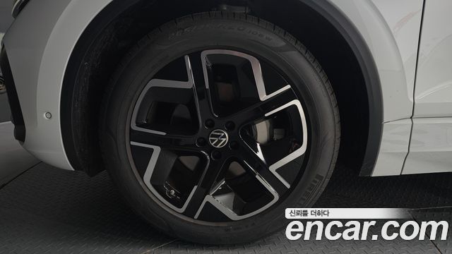 Volkswagen Touareg 3.0 TDI Prestige — пробег 50 км — фото 5 из 5