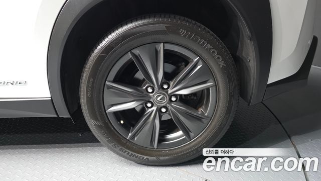 Lexus UX из Кореи Encar