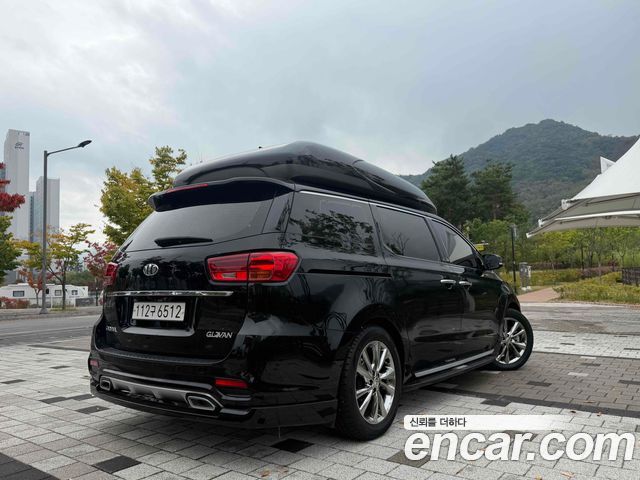 Kia Carnival Gasoline 7-Seater Hi-Limousine (Special) — пробег 65 000 км — фото 2 из 5