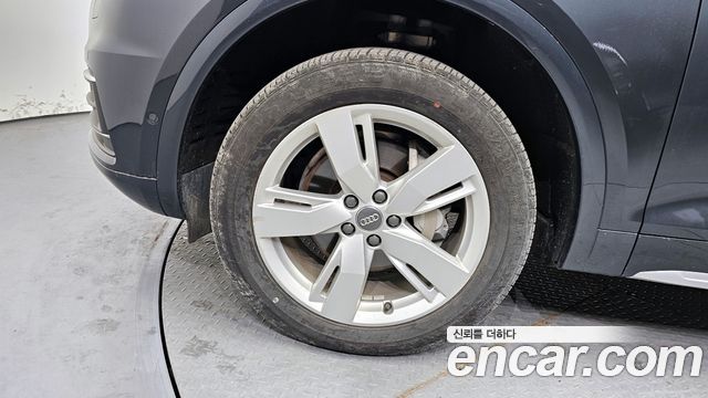 Audi Q5 45 TFSI Quattro Premium — пробег 100 315 км