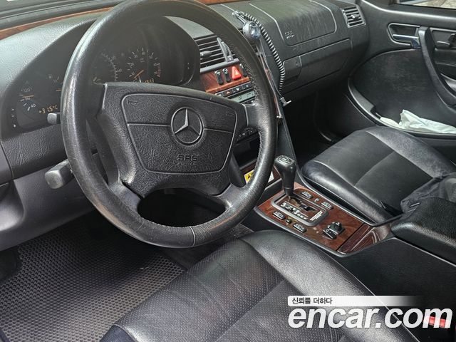 Mercedes-Benz C-Class из Кореи Encar