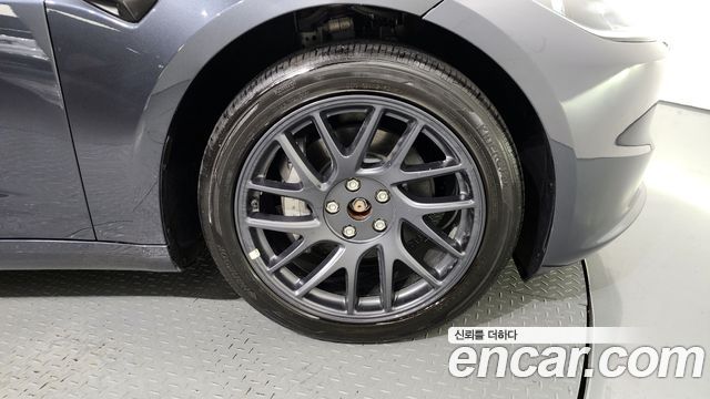 Tesla Model 3 Long Range — пробег 18 219 км