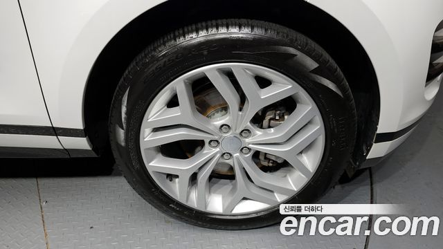 Land Rover Range Rover Evoque P250 R-Dynamic SE — пробег 25 045 км