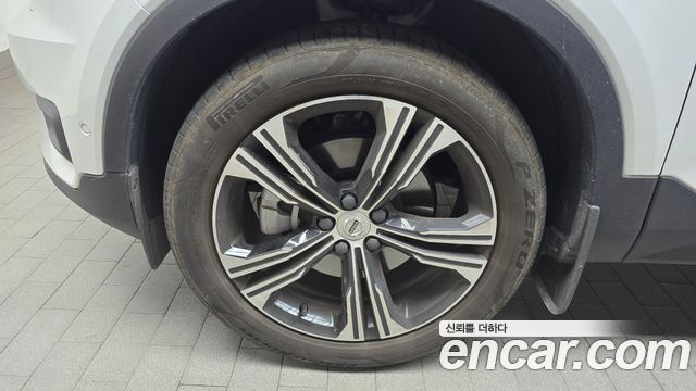Volvo XC40 B4 Inscription — пробег 29 419 км