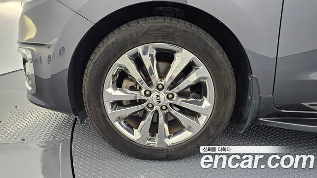 Kia Carnival 9-seater Prestige — пробег 98 883 км — фото 5 из 5
