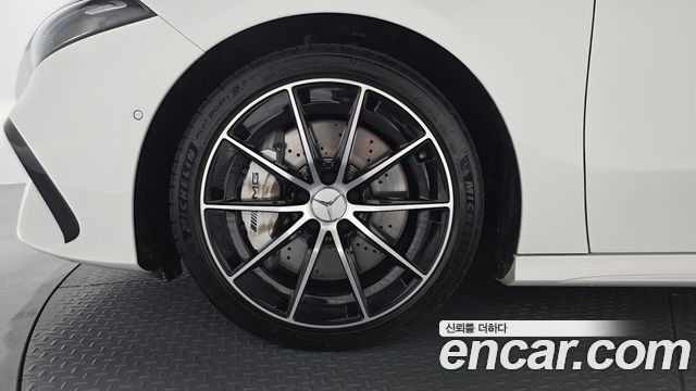 Mercedes-Benz A-Class AMG A35 4MATIC Sedan — пробег 14 547 км