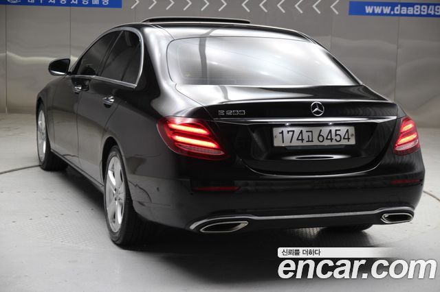 Mercedes-Benz E-Class из Кореи Encar