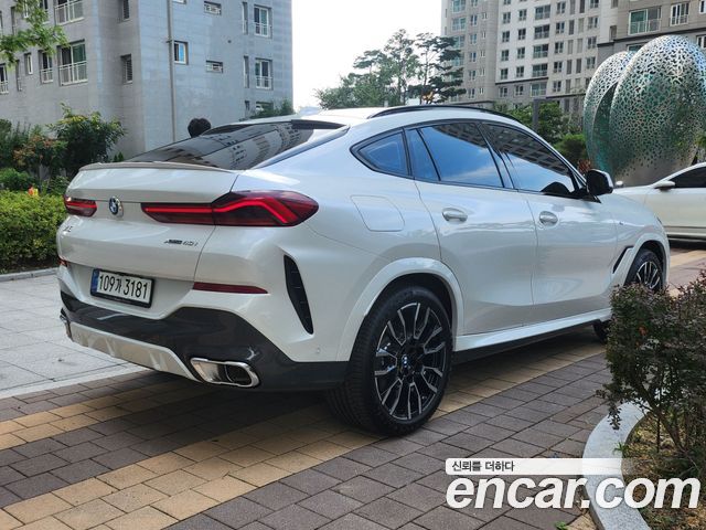 BMW X6 xDrive40i M Sport — пробег 1 080 км — фото 5 из 5