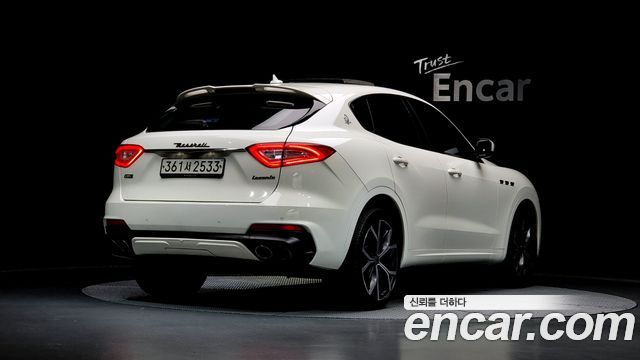 Maserati Levante из Кореи Encar