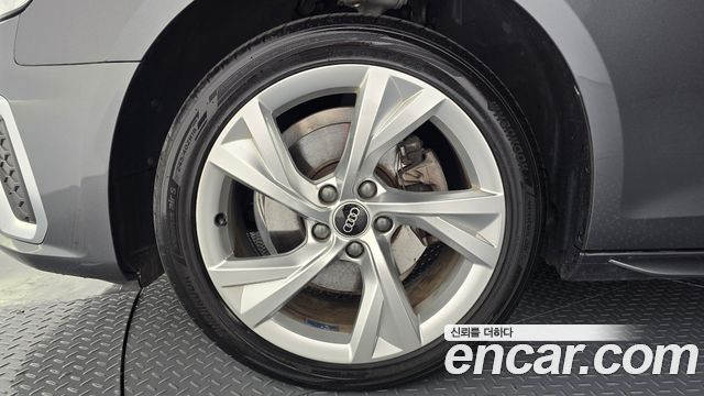 Audi A4 35 TDI Premium — пробег 64 549 км