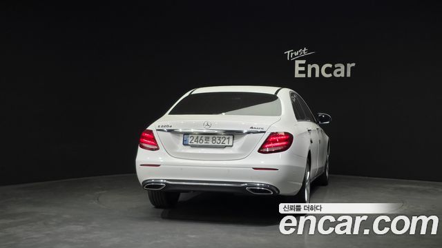 Mercedes-Benz E-Class из Кореи Encar