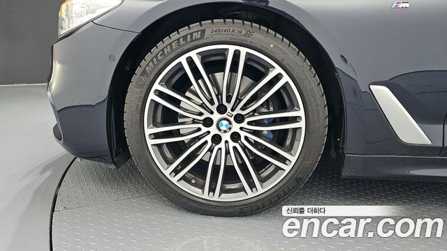 BMW 5-Series 530i M Sport Package Plus — пробег 52 043 км