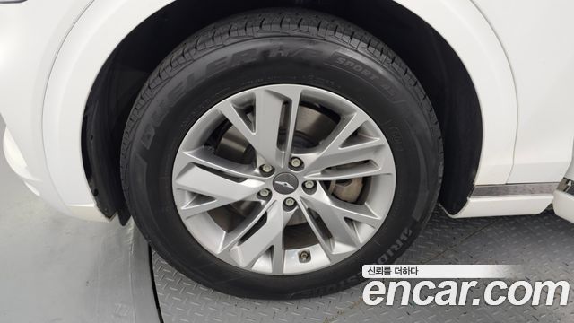 Genesis GV70 2.5T Gasoline AWD — пробег 49 706 км