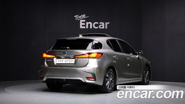 Lexus CT200h из Кореи Encar