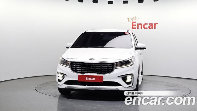 Kia Carnival 7-Seater Limousine VIP — пробег 139 633 км — фото 3 из 5