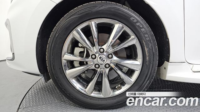 Kia Carnival 7-Seater Limousine VIP — пробег 139 633 км — фото 5 из 5