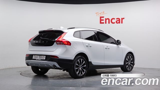 Volvo V40 из Кореи Encar