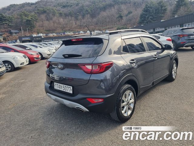 Kia Stonic из Кореи Encar