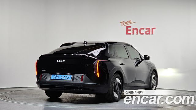 Kia EV4 из Кореи Encar