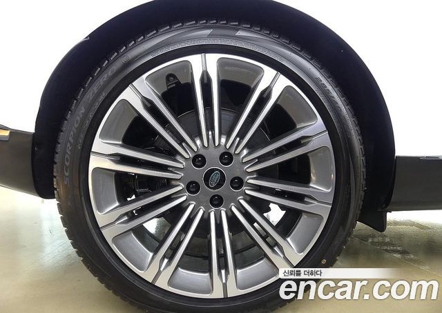 Land Rover Range Rover P530 Autobiography Long Wheel Base — пробег 29 км — фото 5 из 5