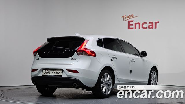 Volvo V40 из Кореи Encar