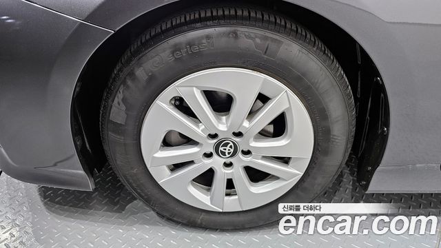Toyota Prius 1.8 E — пробег 127 858 км