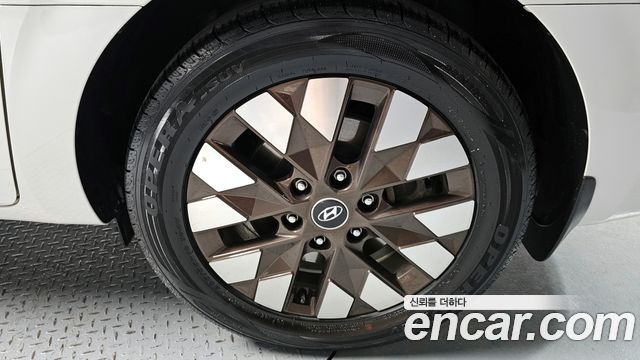 Hyundai Staria 4WD Lounge 9-Seater Prestige — пробег 75 791 км — фото 5 из 5