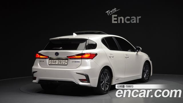 Lexus CT200h из Кореи Encar