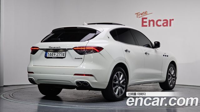 Maserati Levante из Кореи Encar