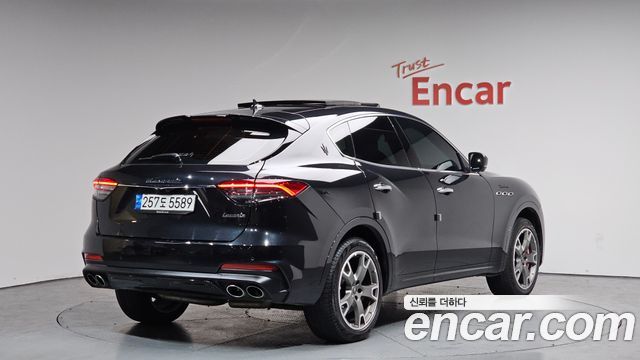 Maserati Levante из Кореи Encar