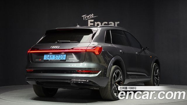 Audi e-tron из Кореи Encar