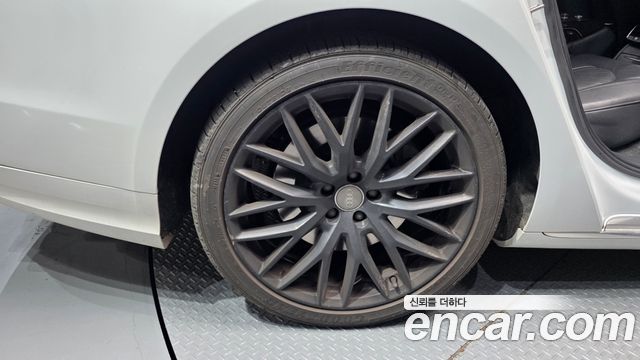 Audi A8 из Кореи Encar