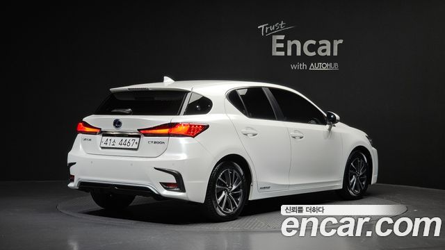 Lexus CT200h из Кореи Encar
