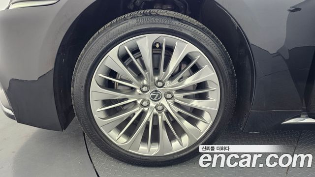 Lexus LS из Кореи Encar