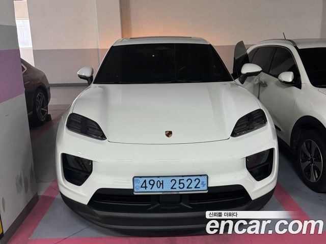 Porsche Macan Base 4 — пробег 890 км — фото 3 из 5