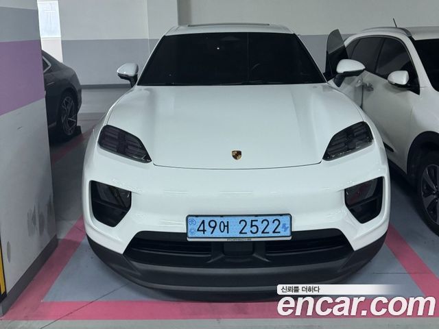 Porsche Macan Base 4 — пробег 890 км — фото 4 из 5
