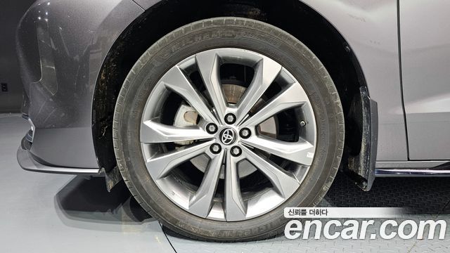 Toyota Sienna 2.5 Hybrid 2WD — пробег 81 357 км