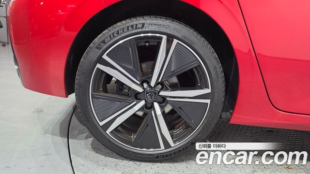 Peugeot 308 1.2 Hybrid GT — пробег 25 861 км