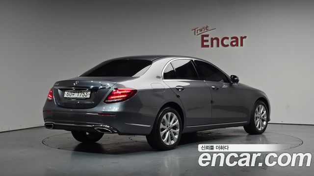 Mercedes-Benz E-Class из Кореи Encar