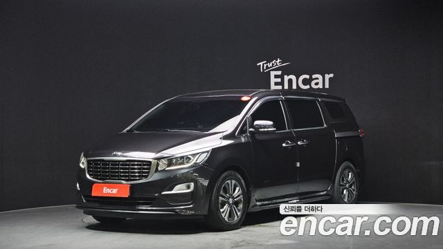 Kia Carnival 11-Seater Deluxe — пробег 80 659 км — фото 1 из 5