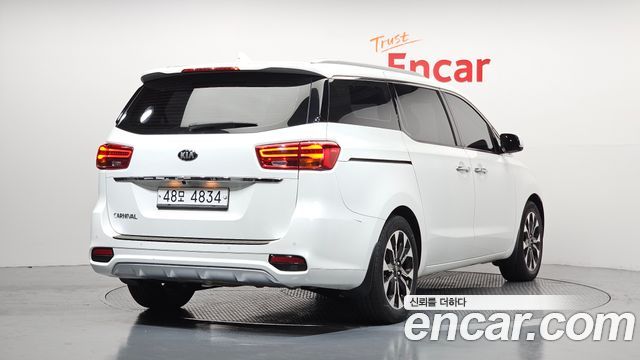 Kia Carnival из Кореи Encar